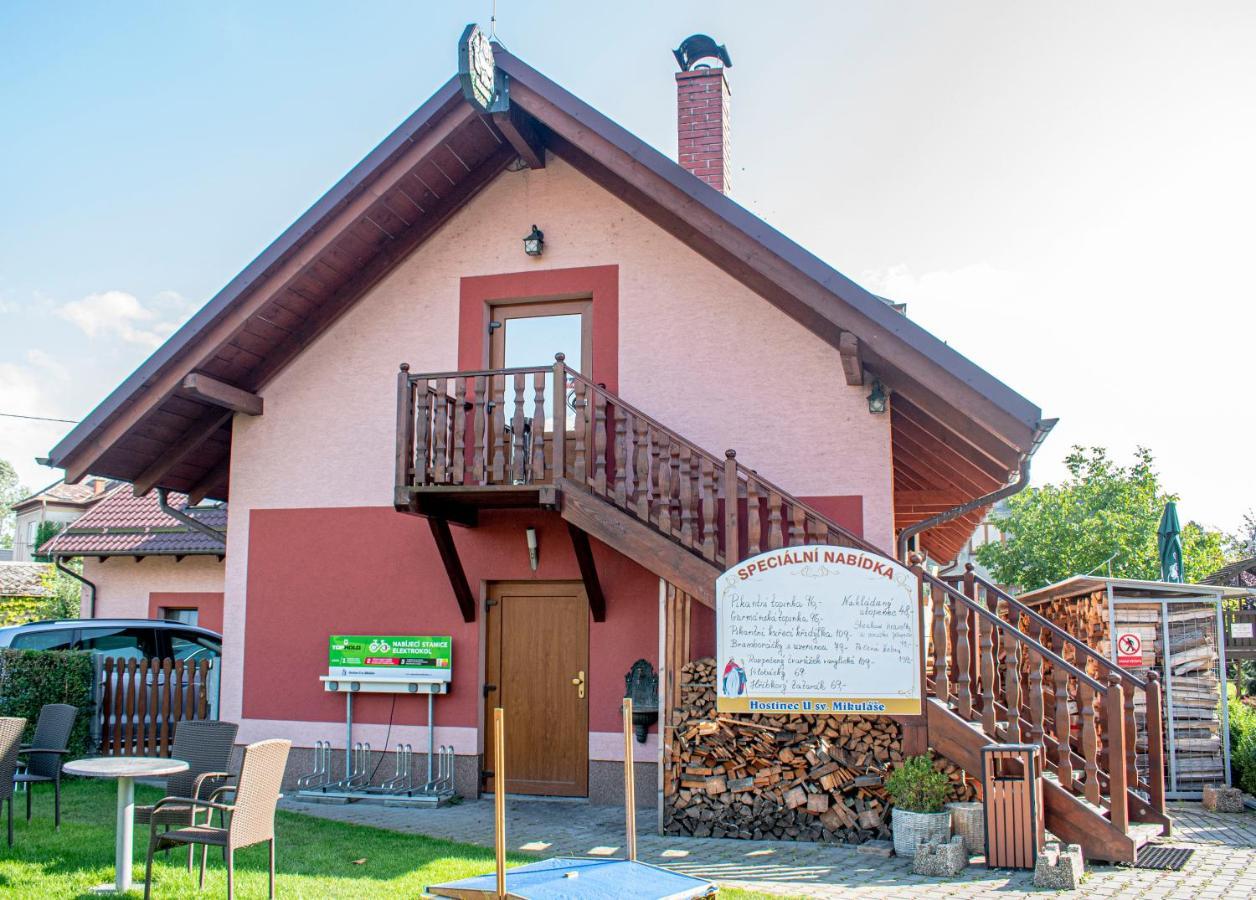 Hostinec A Penzion U Sv. Mikulase Hať Εξωτερικό φωτογραφία