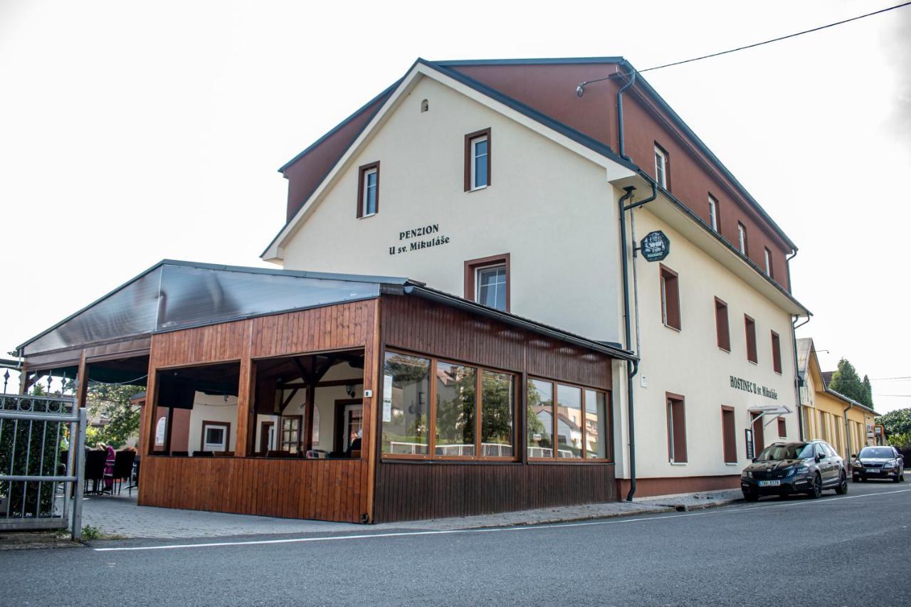 Hostinec A Penzion U Sv. Mikulase Hať Εξωτερικό φωτογραφία